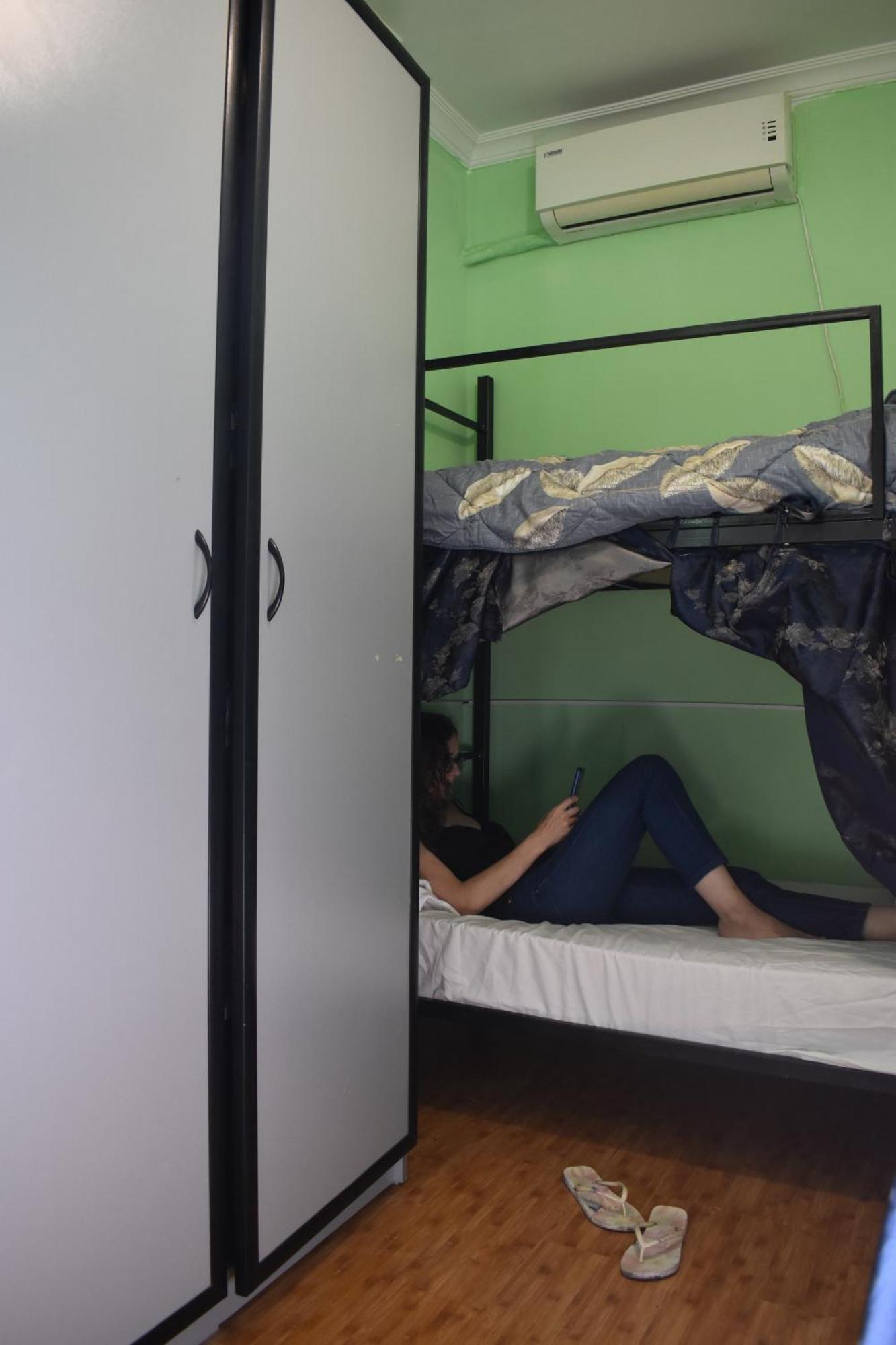 Harmony Backpackers Hostel Batumi Szoba fotó